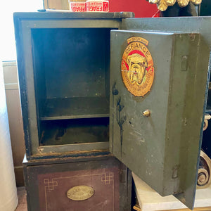 Large Vintage Defiance Safe