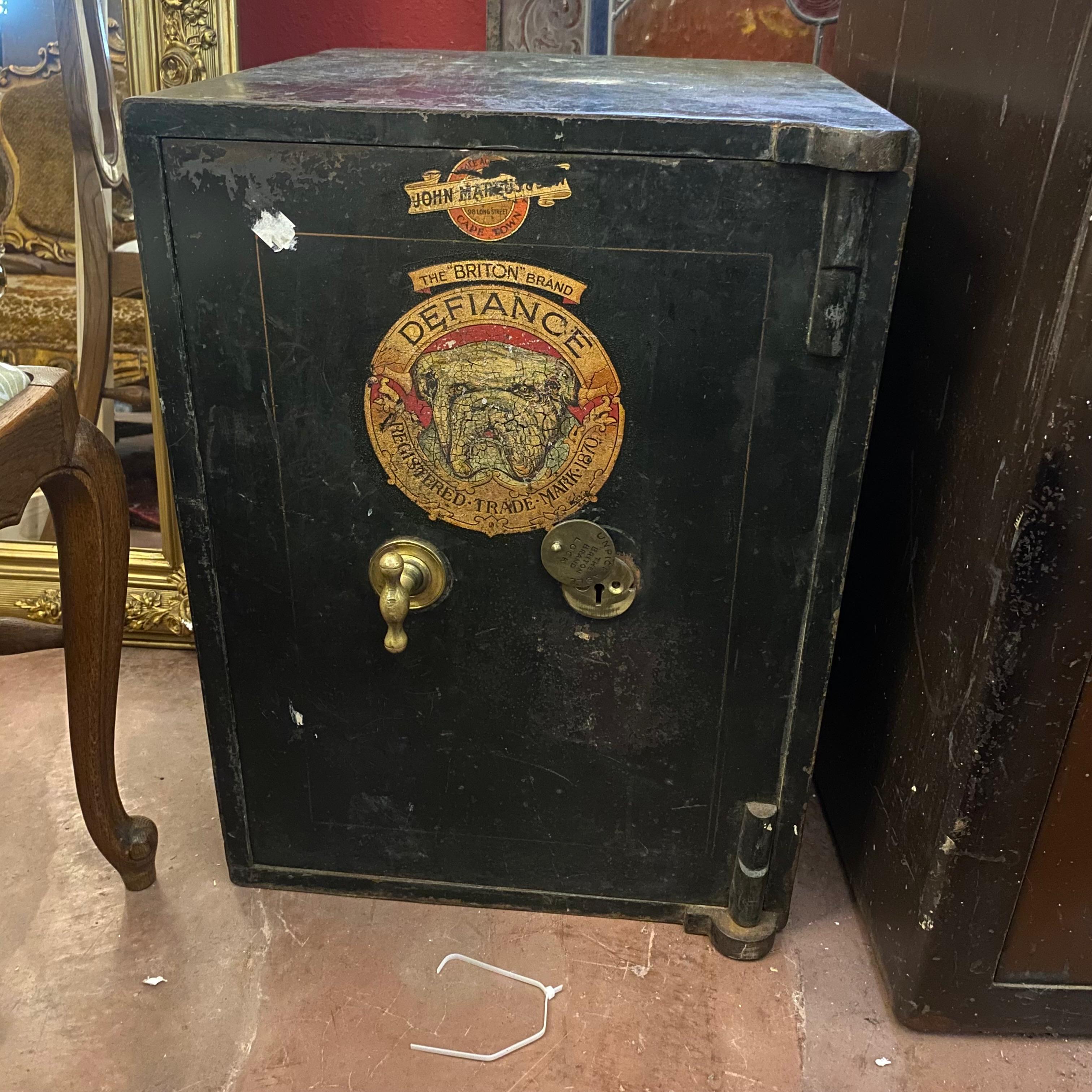 Large Vintage Defiance Safe