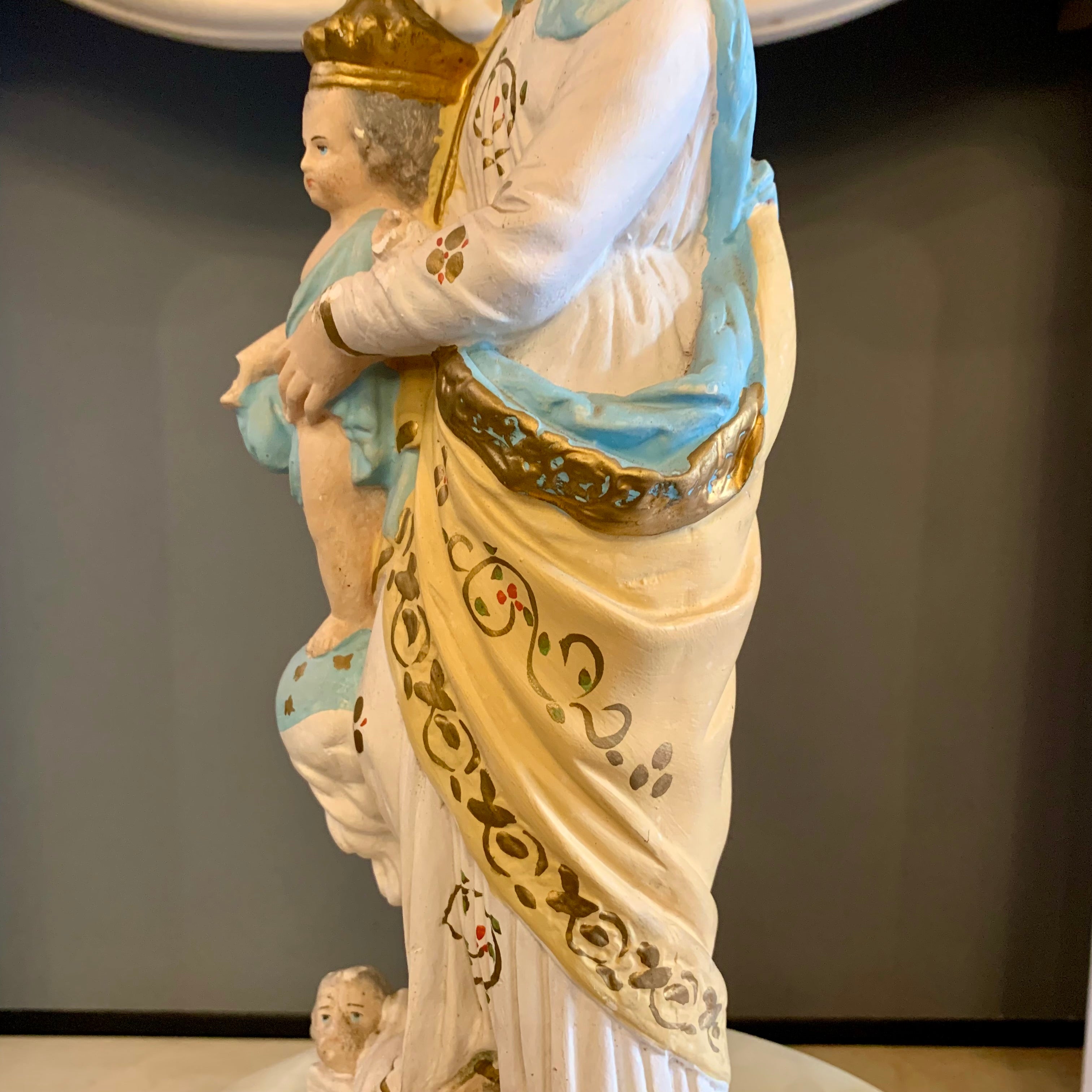 Beautiful Statue of Mary and Baby Jesus