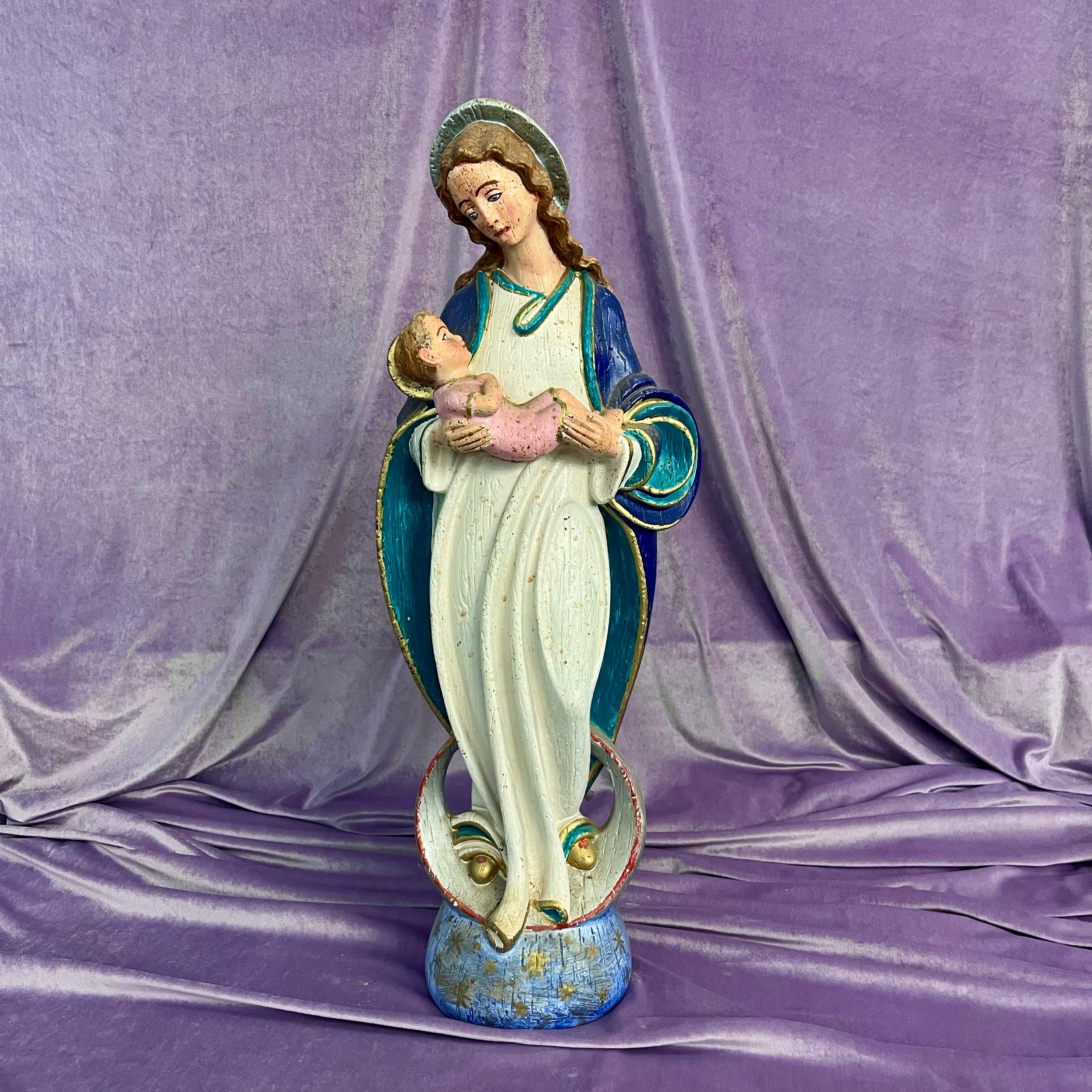 Beautiful Statue of Mother Mary Holding Baby Jesus