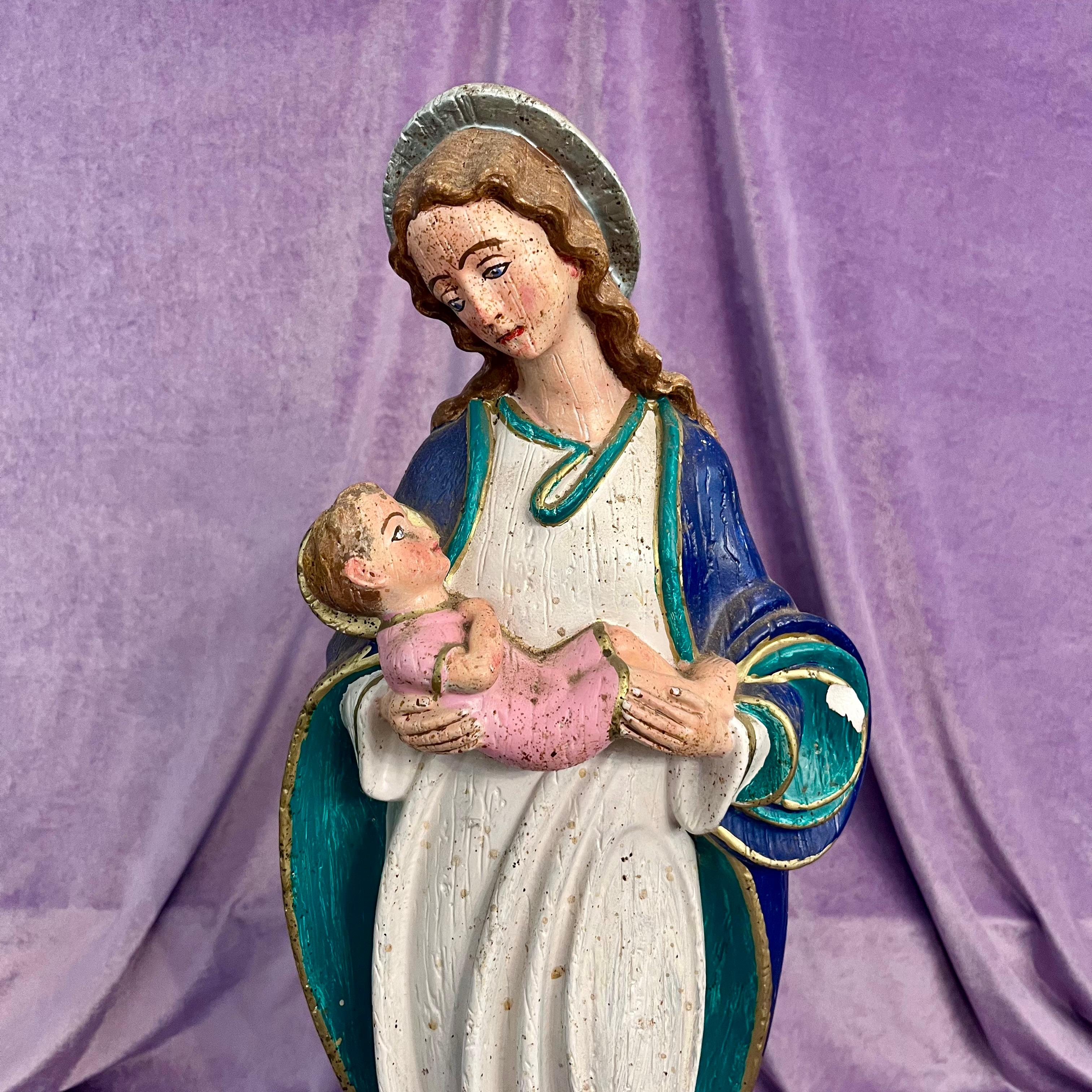 Beautiful Statue of Mother Mary Holding Baby Jesus