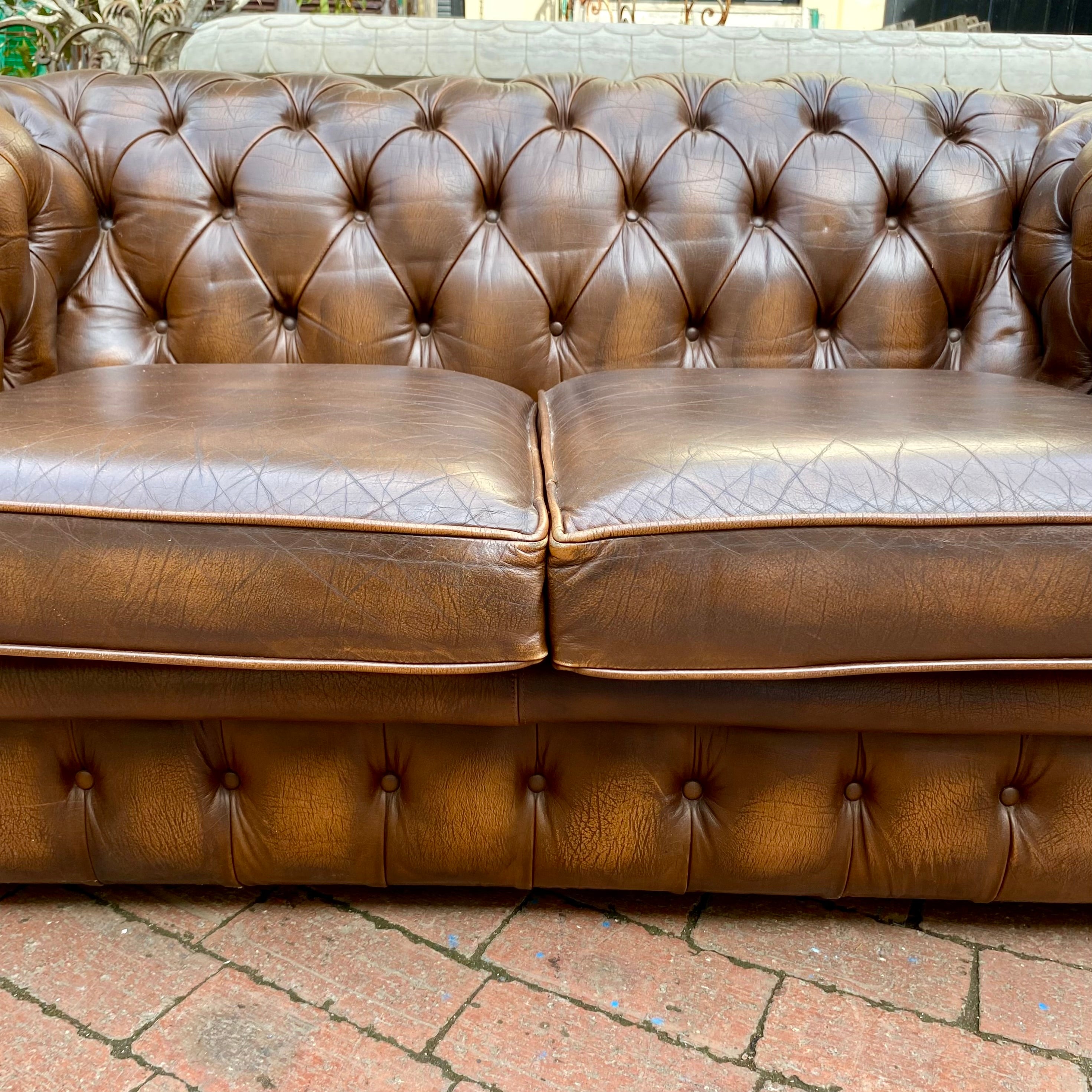 Stylish Brown Chesterfield Sofa