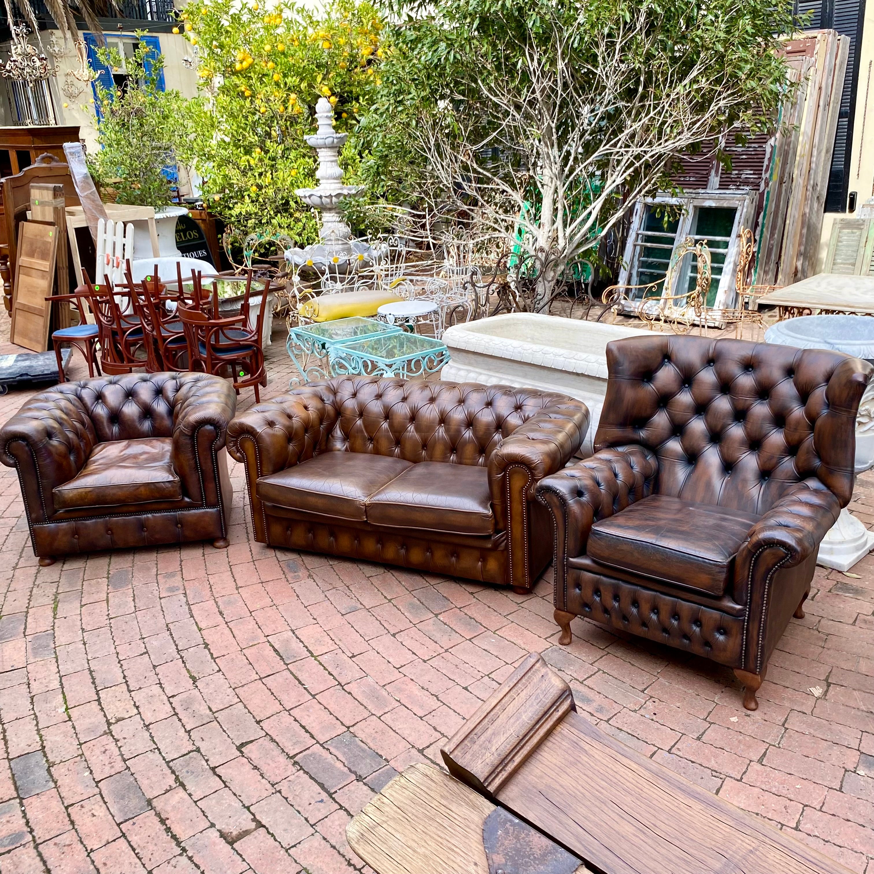 Stylish Brown Chesterfield Sofa