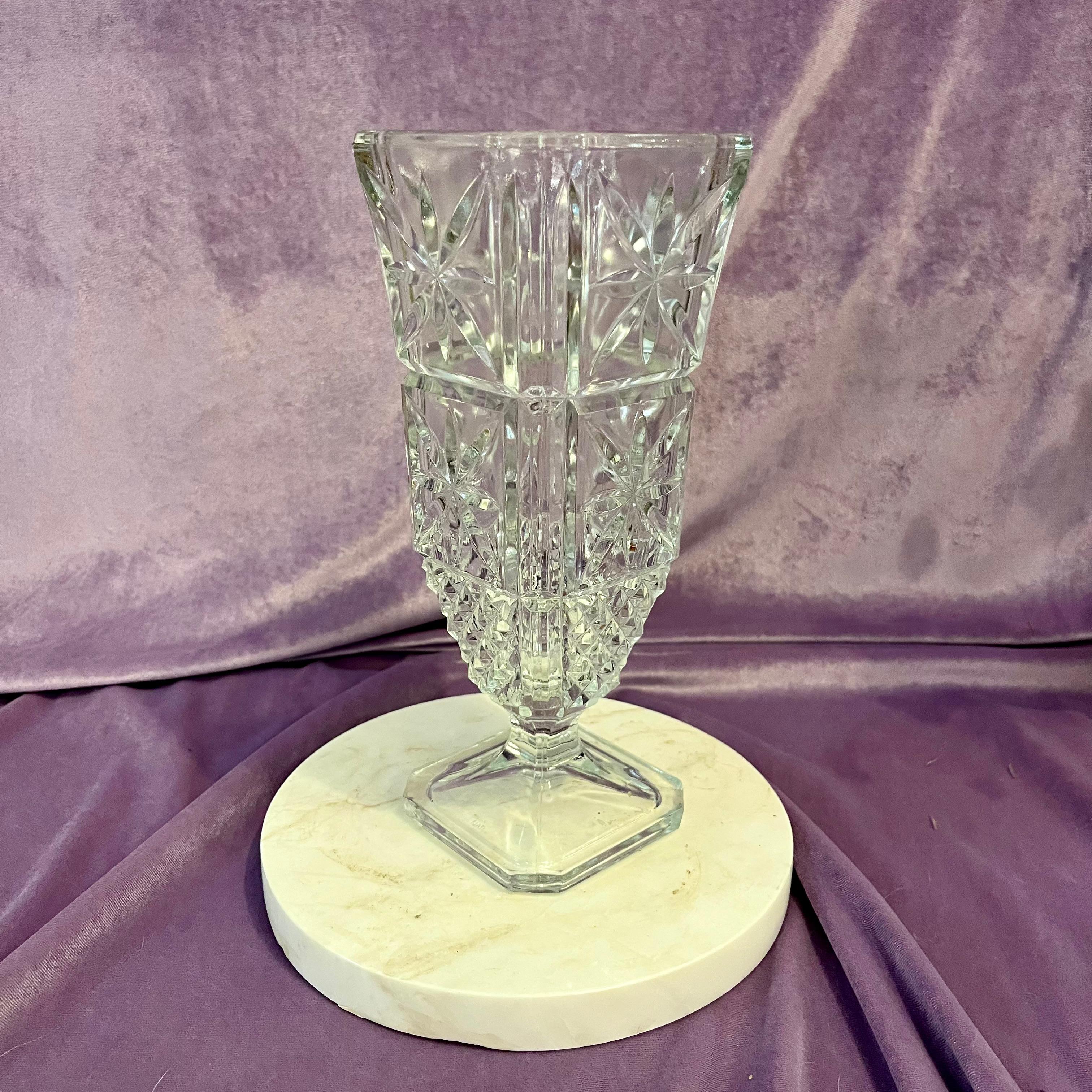 Stylish Cut Crystal Vase with Star Motif and Faceted Design