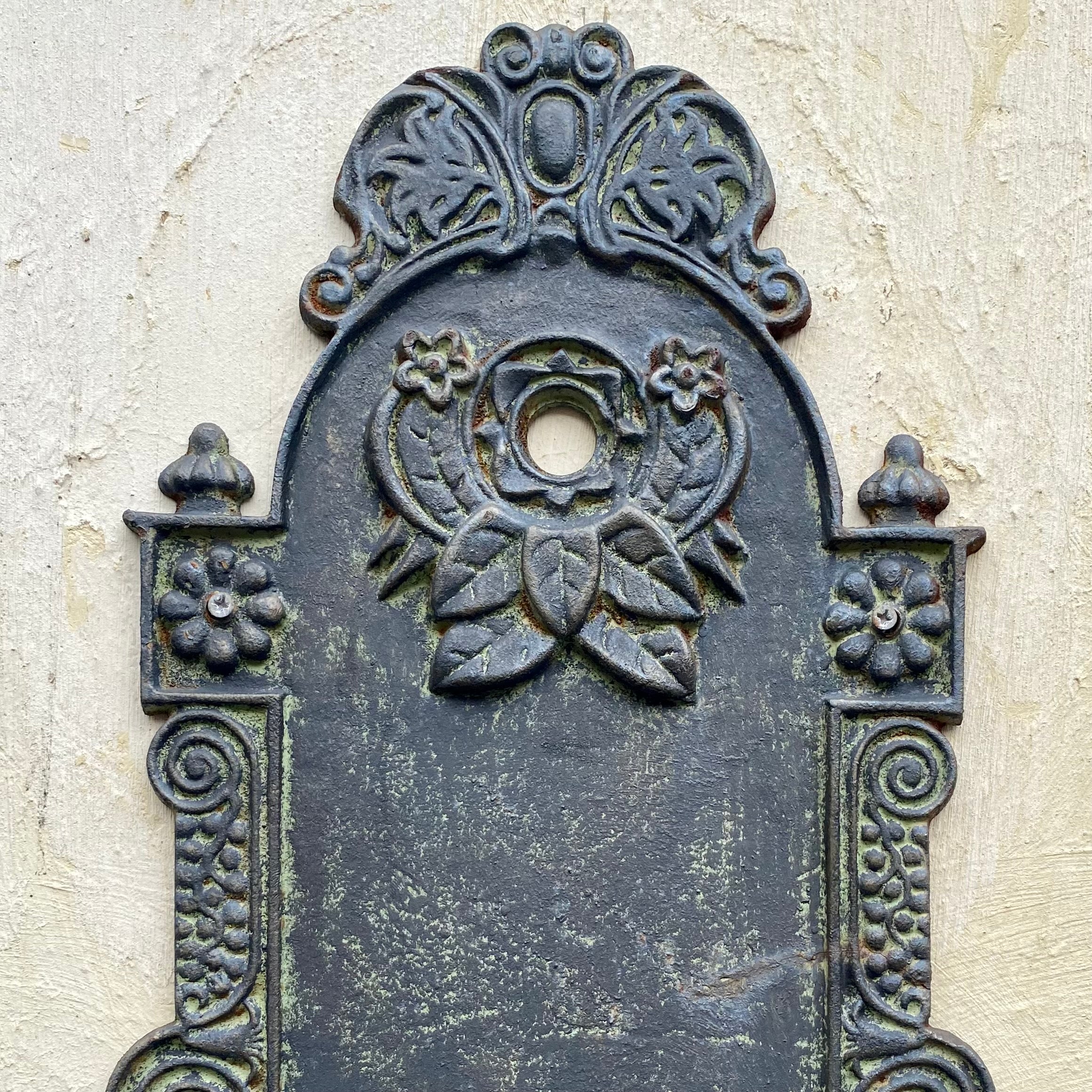 Cast Iron Wall Mounted Water Feature