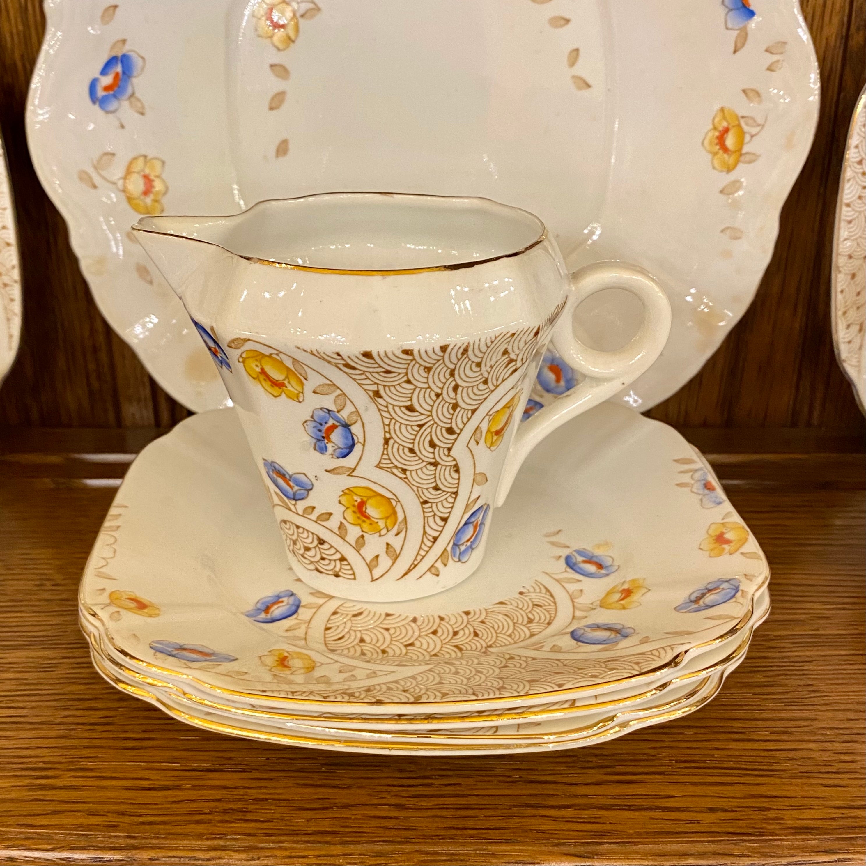 A Pretty Vintage Tea Set by Scala of Salisbury