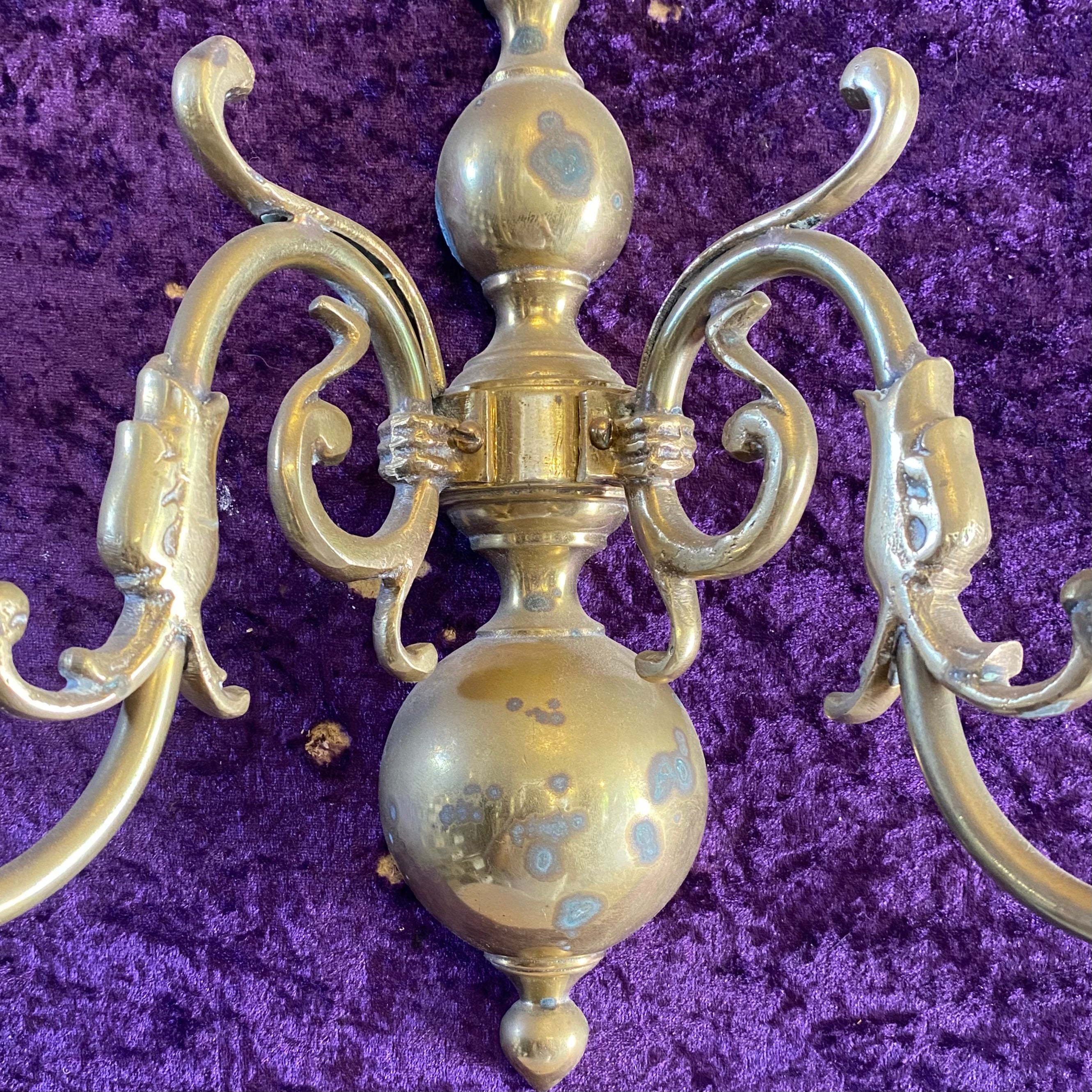 Single Antique Brass Flemish Wall Sconce